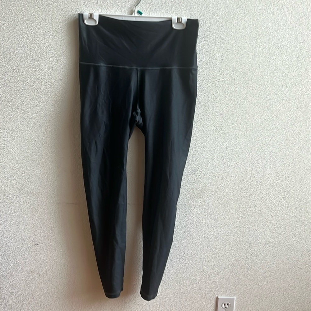 Iridescent dark green workout/yoga pants